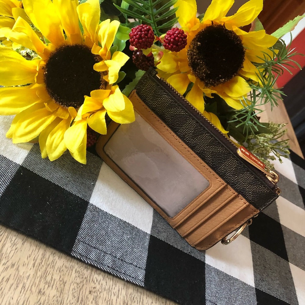 Michael Kors Cardholder Keychain - Picture 10 of 13